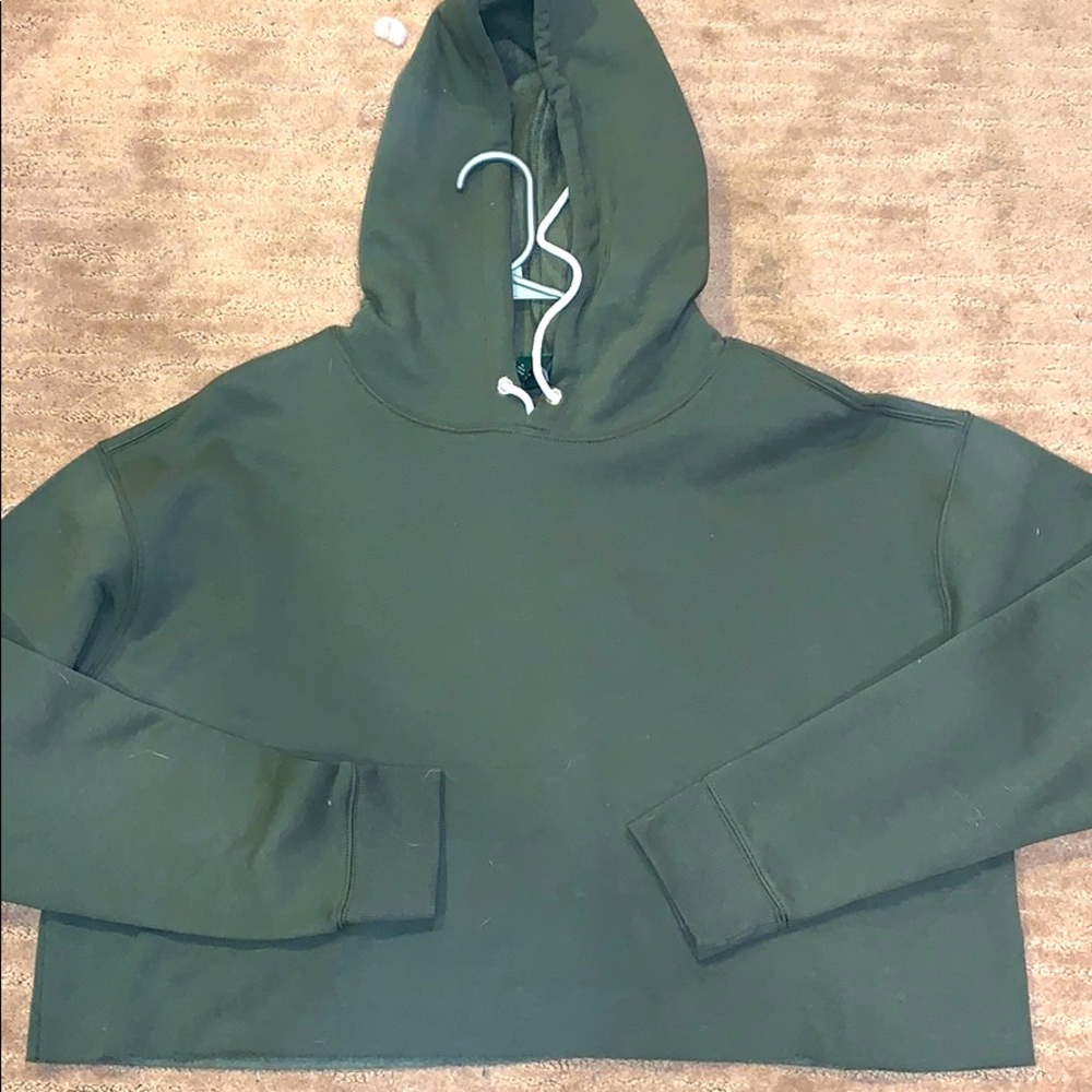 NWT CUT OFF SWEATSHIRT